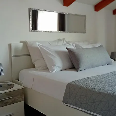 Apartman Diana,Free Parking Pula Exterior foto
